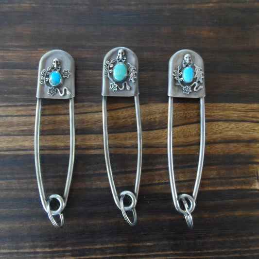 Skull Safety Pin Key Chain